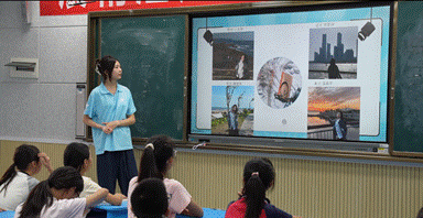 志愿者张菁钿给小学营员们上课（2025年7月12）姚涵 摄