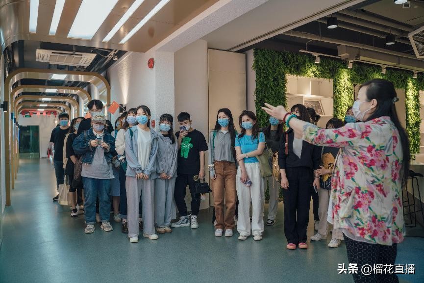 再建校媒合作“朋友圈”威廉体育师生参观西安广播电视台