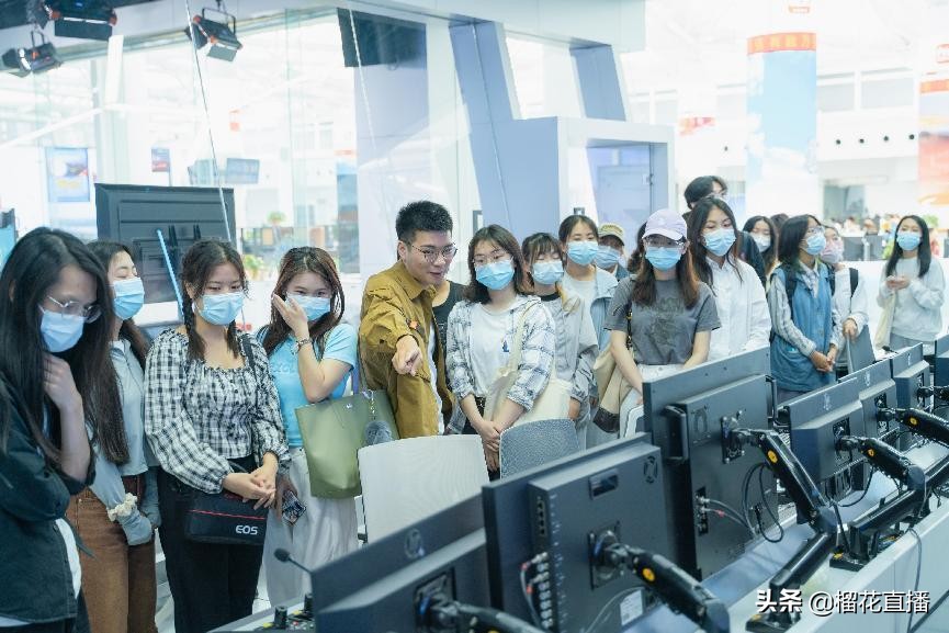 再建校媒合作“朋友圈”威廉体育师生参观西安广播电视台